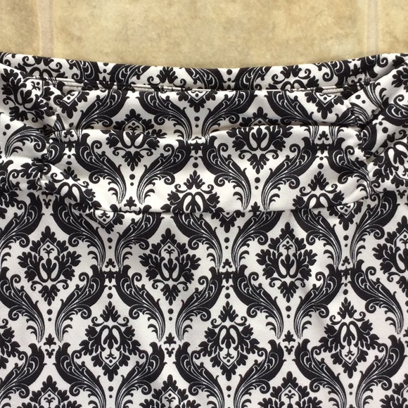 Soybu - Pull On Skirt - Black and White Print - Picture 3 of 6